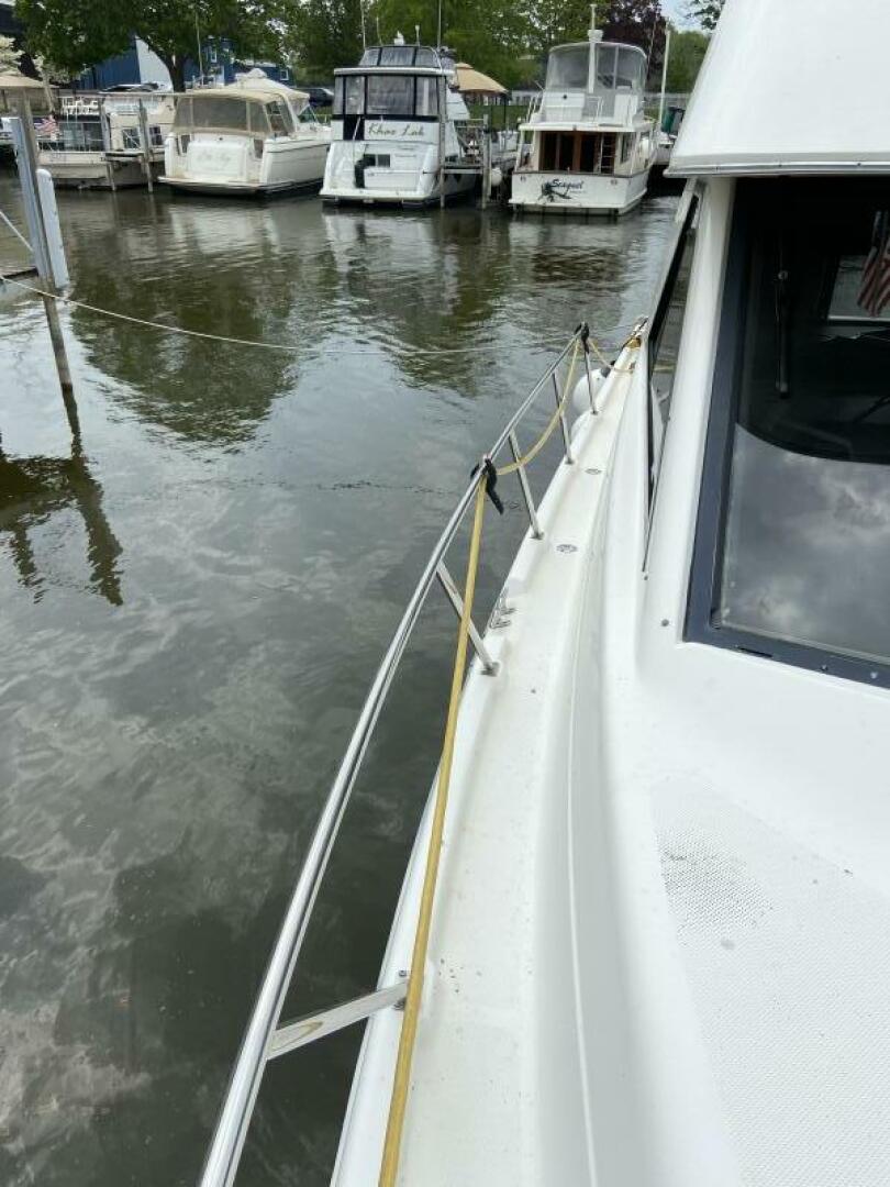 Slide: The Image of Bayliner 3988 Command Bridge 1995 - 5323112