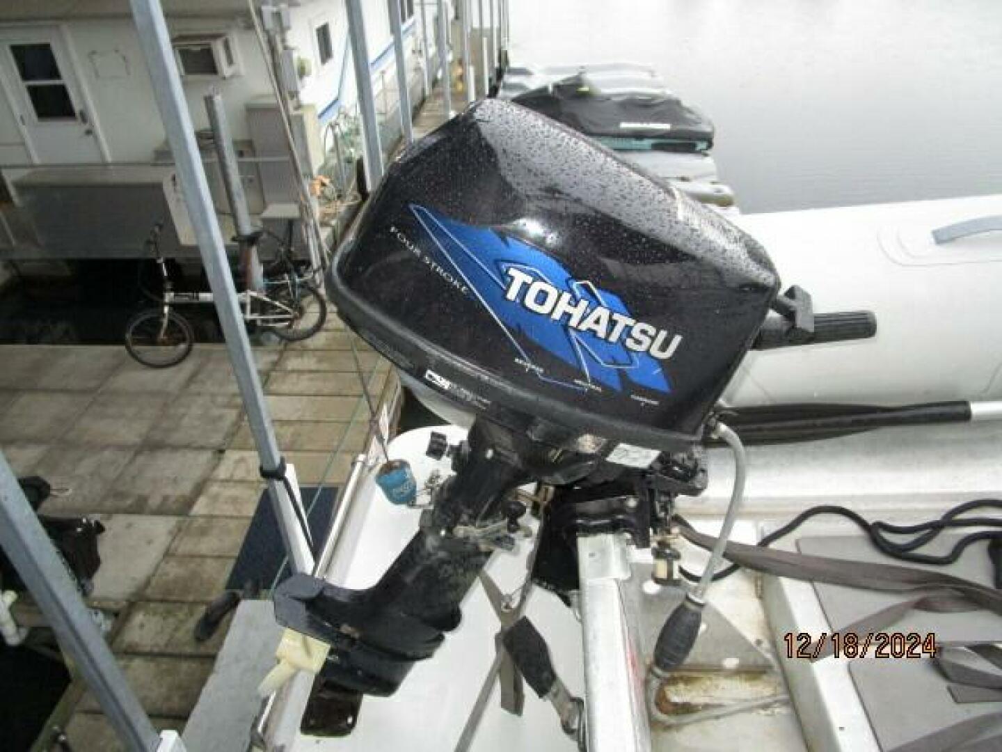 Slide: The Image of 45' Bayliner tender outboard - 4903431