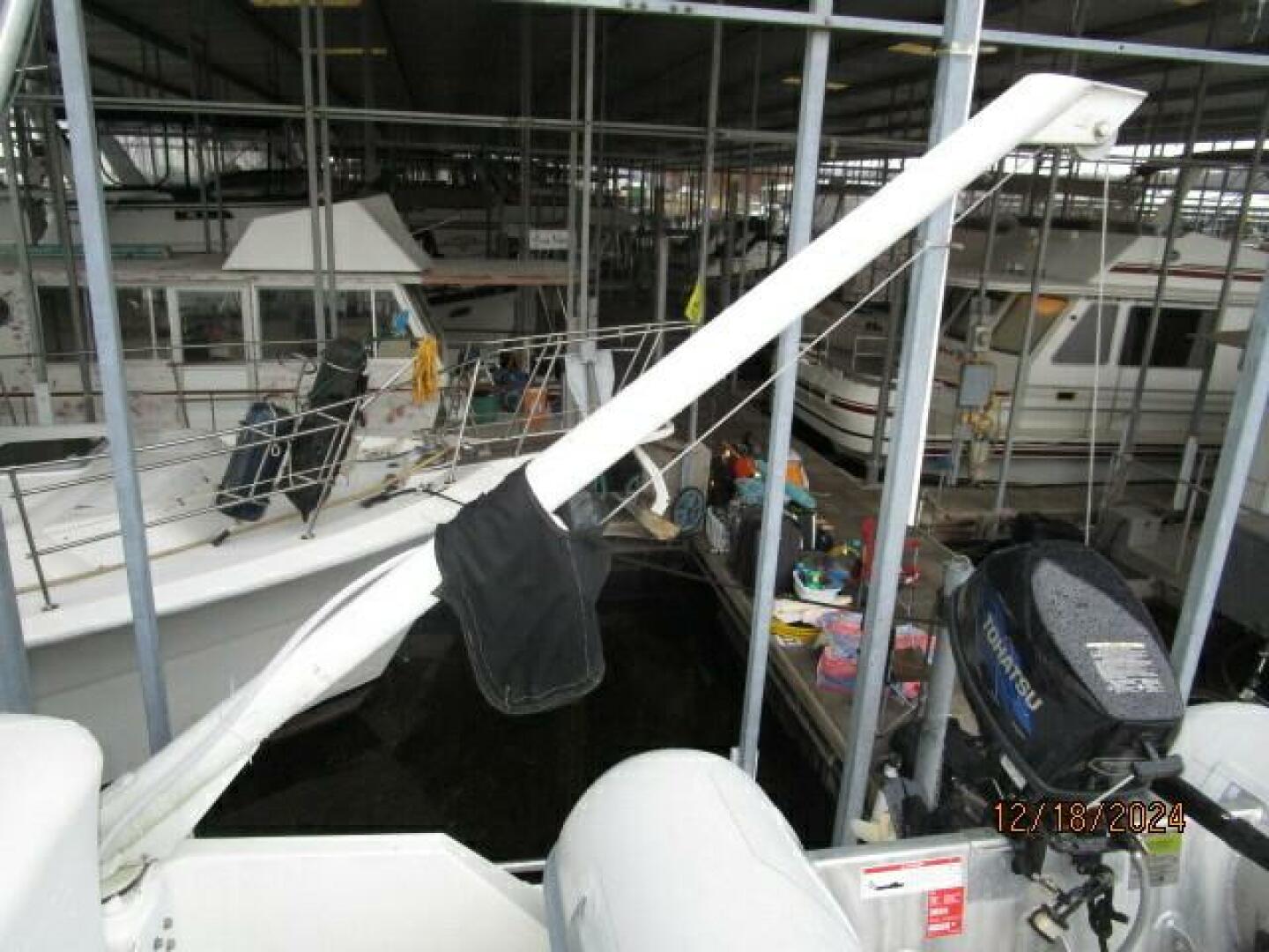 Slide: The Image of 45' Bayliner tender davit - 4903429