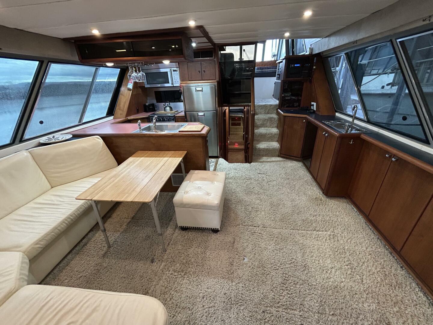 Slide: The Image of 45' Bayliner salon forward - 4903419