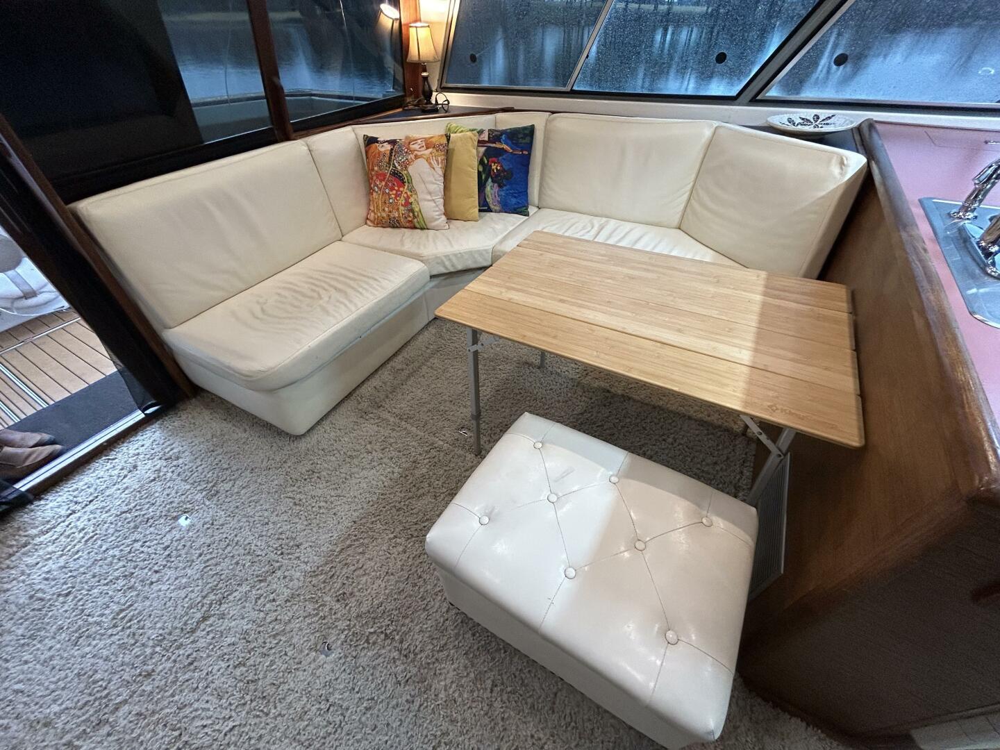 Slide: The Image of 45' Bayliner salon port seating - 4903421