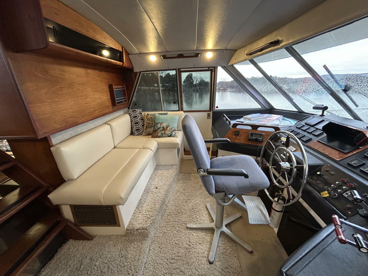 Slide: The Image of 45' Bayliner pilothouse port - 4903411