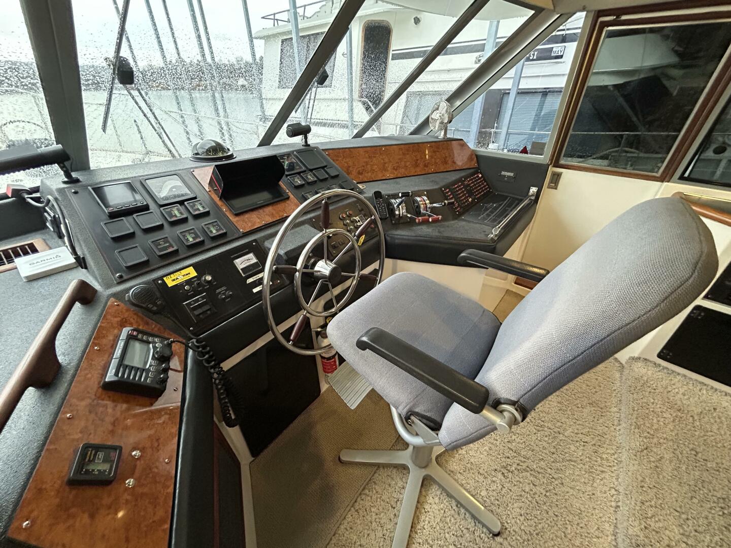 Slide: The Image of 45' Bayliner pilothouse helm1 - 4903409