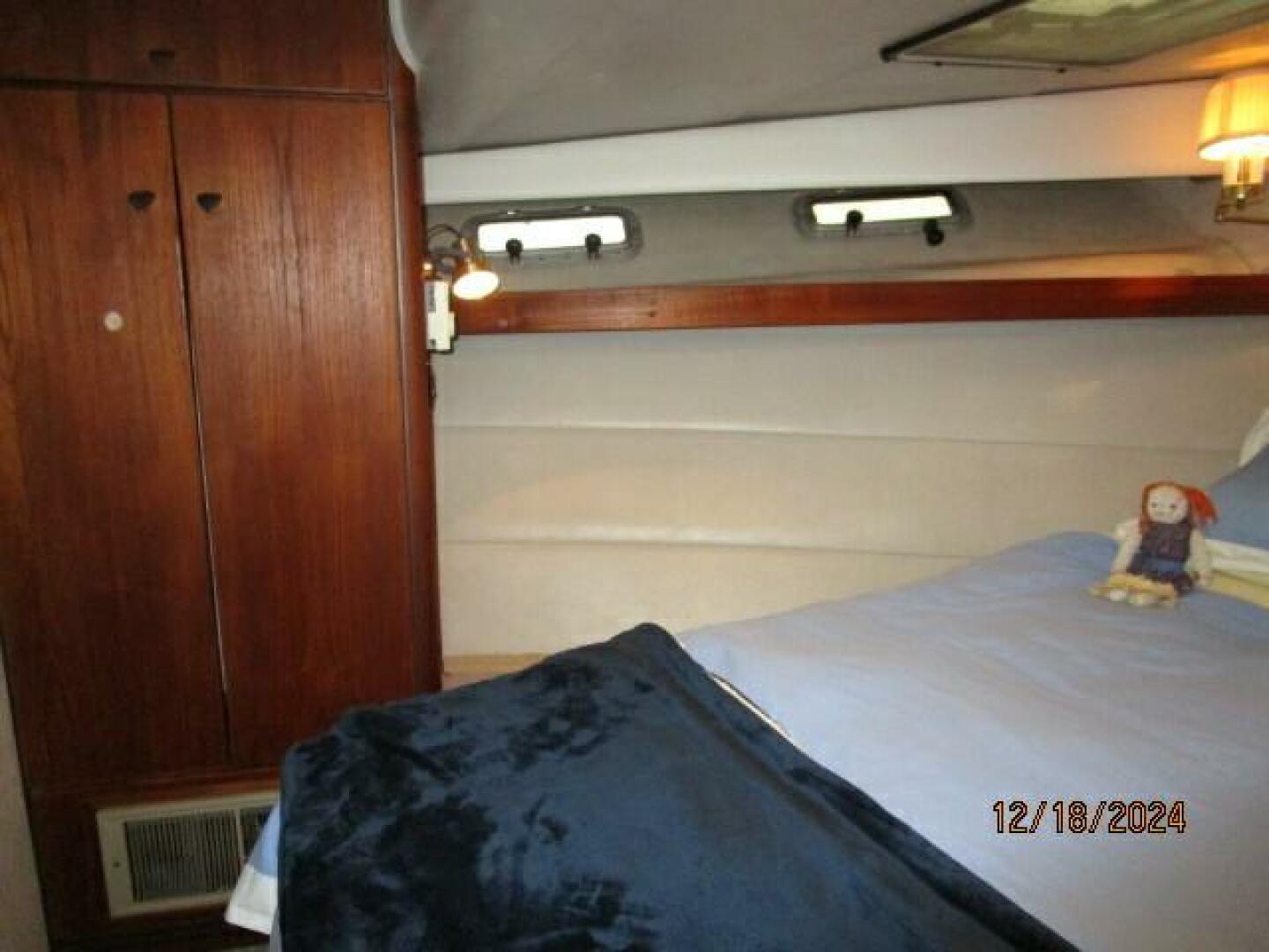 Slide: The Image of 45' Baylinier master stateroom port - 4903403
