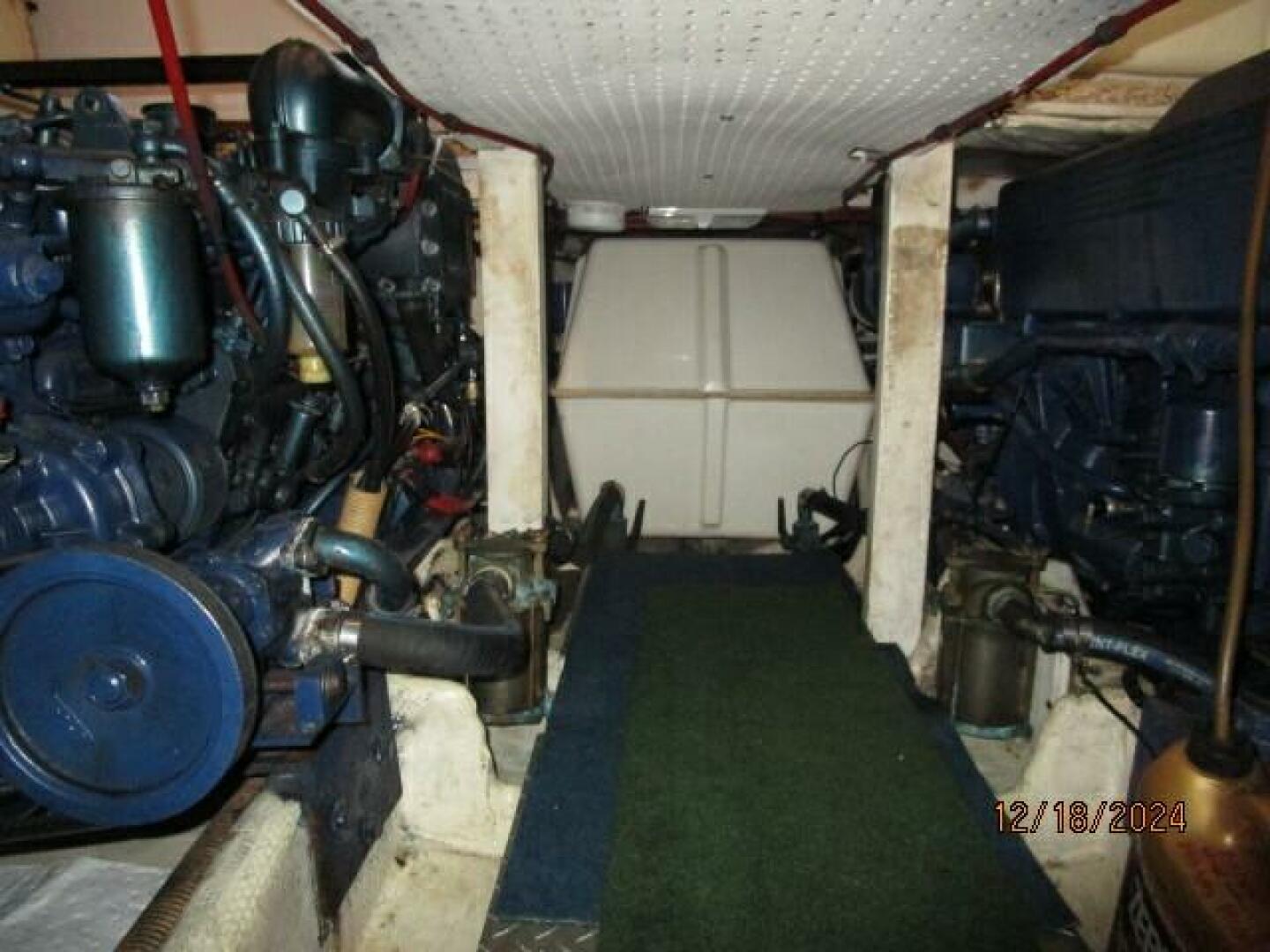 Slide: The Image of 45' Bayliner engine room aft - 4903378