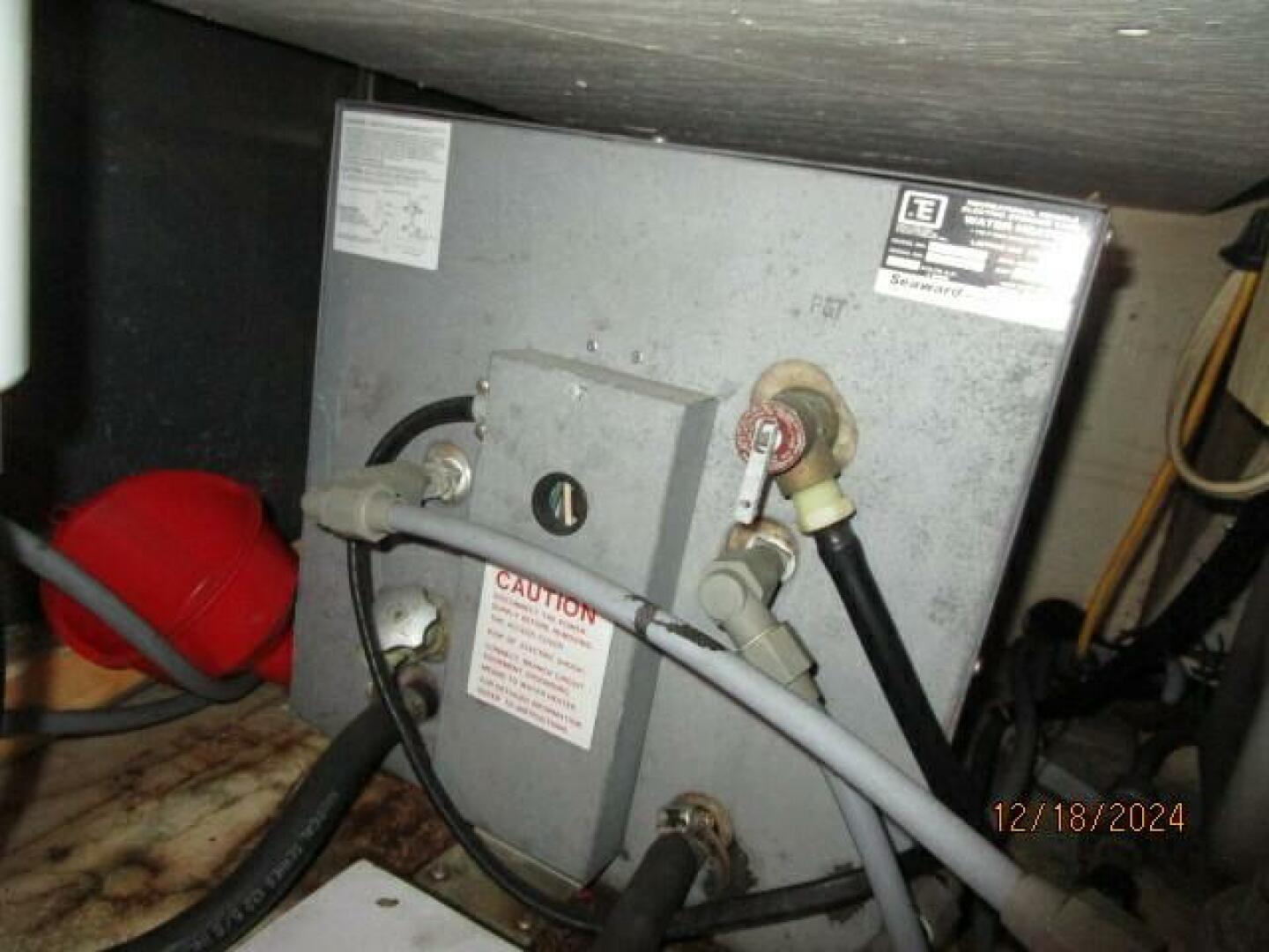 Slide: The Image of 45' Bayliner water heater - 4903433
