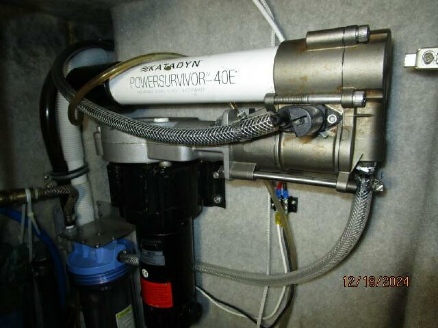 Slide: The Image of 45' Bayliner watermaker - 4903434