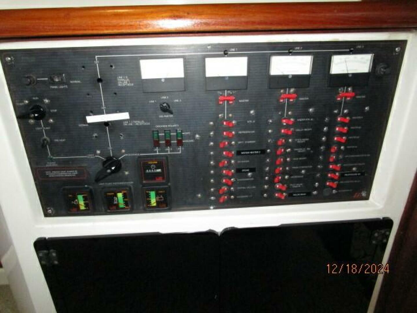 Slide: The Image of 45' Bayliner pilothouse electrical panel1 - 4903406