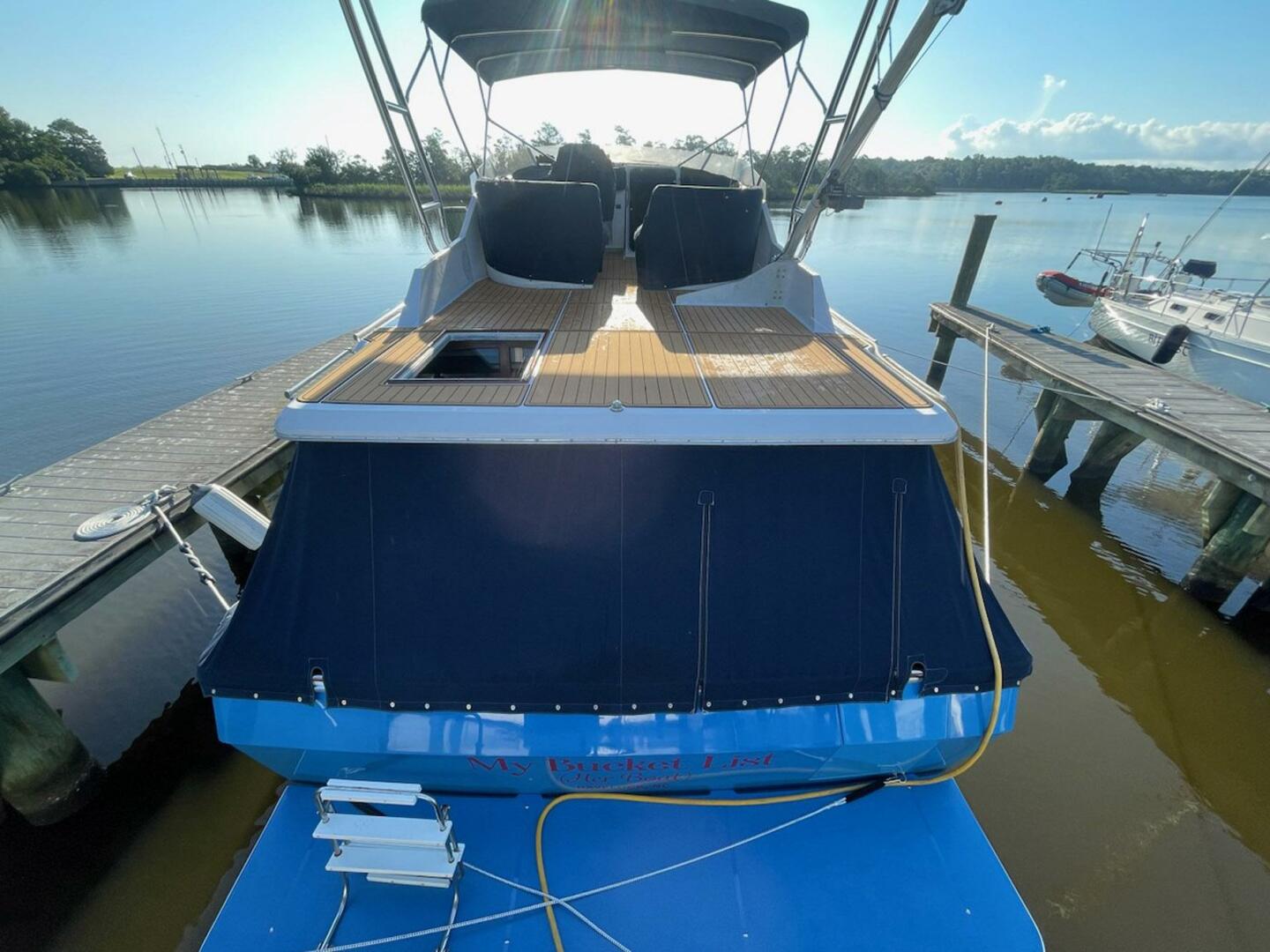 Slide: The Image of Bayliner 4588 Motoryacht 1988 - 5115696