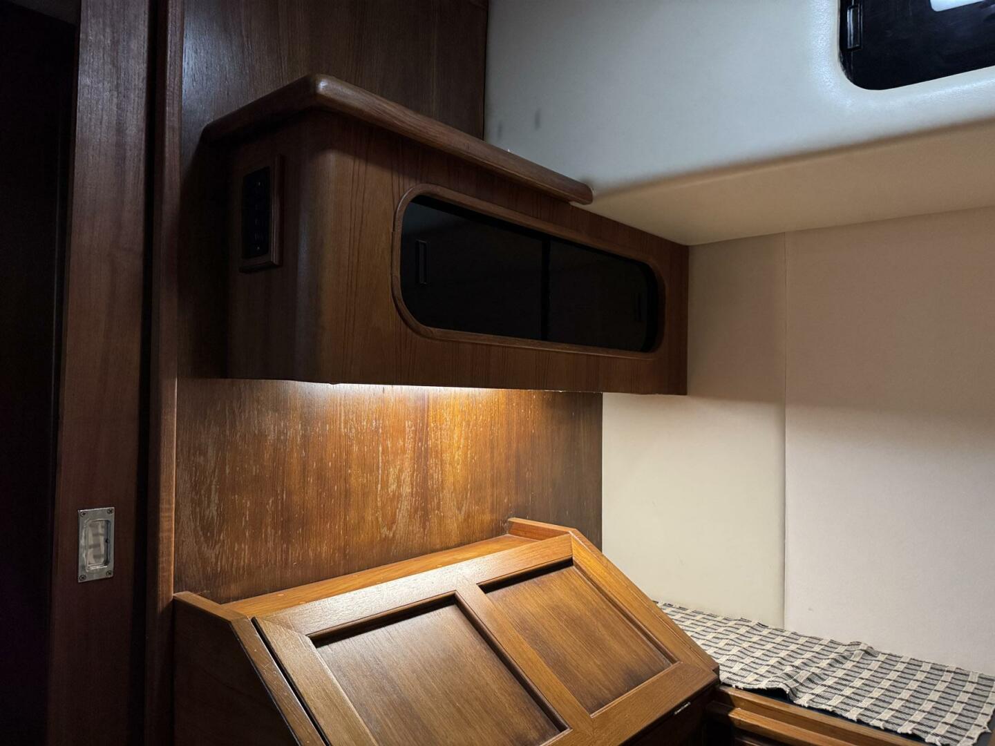 Slide: The Image of Bayliner 4588 Motoryacht 1988 - 5115700