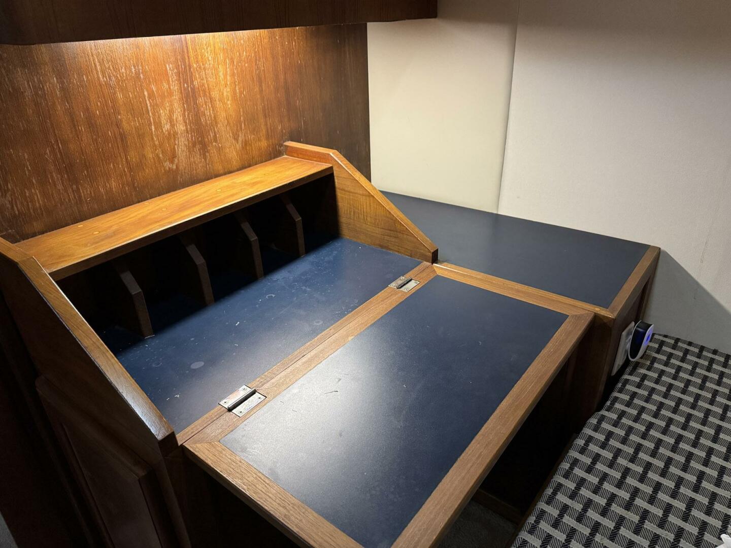 Slide: The Image of Bayliner 4588 Motoryacht 1988 - 5115701