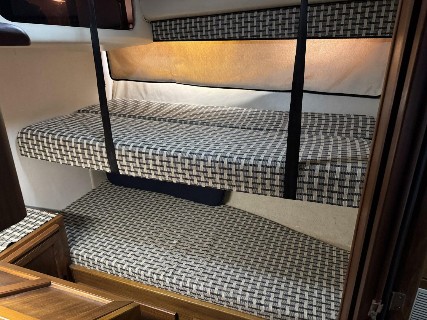 Slide: The Image of Bayliner 4588 Motoryacht 1988 - 5115703