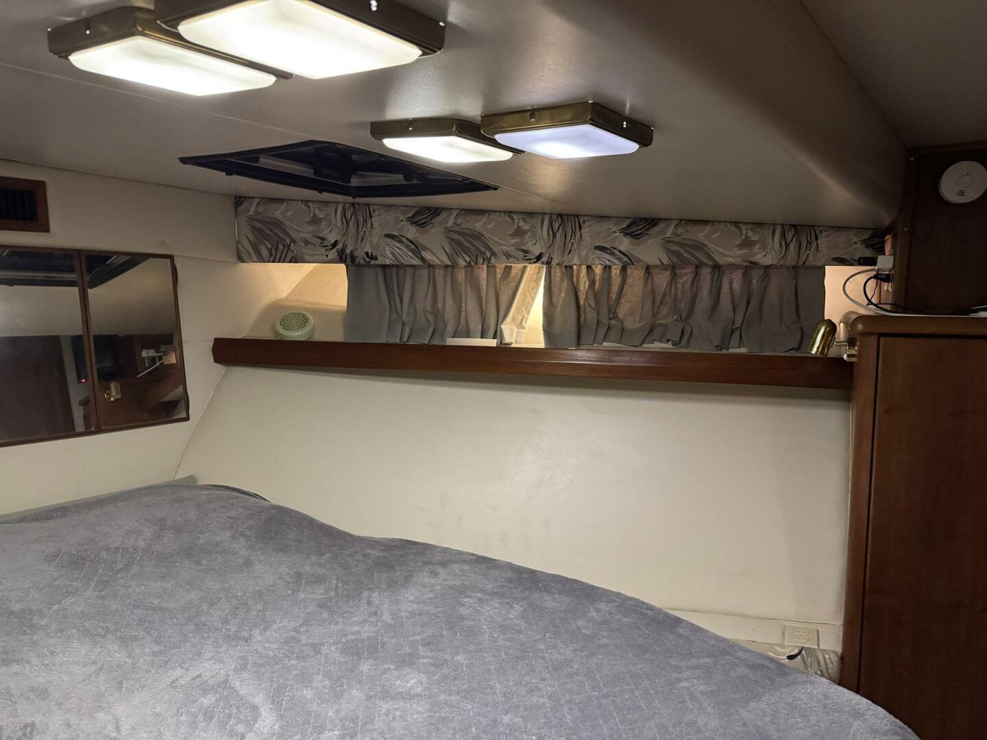 Slide: The Image of Bayliner 4588 Motoryacht 1988 - 5115707