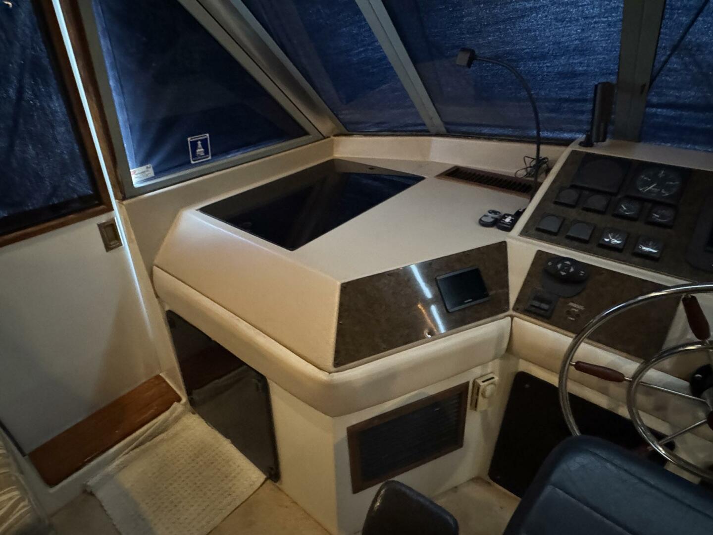 Slide: The Image of Bayliner 4588 Motoryacht 1988 - 5115732