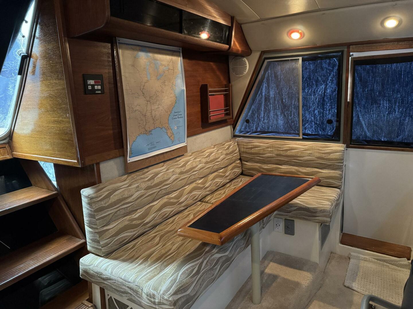 Slide: The Image of Bayliner 4588 Motoryacht 1988 - 5115735