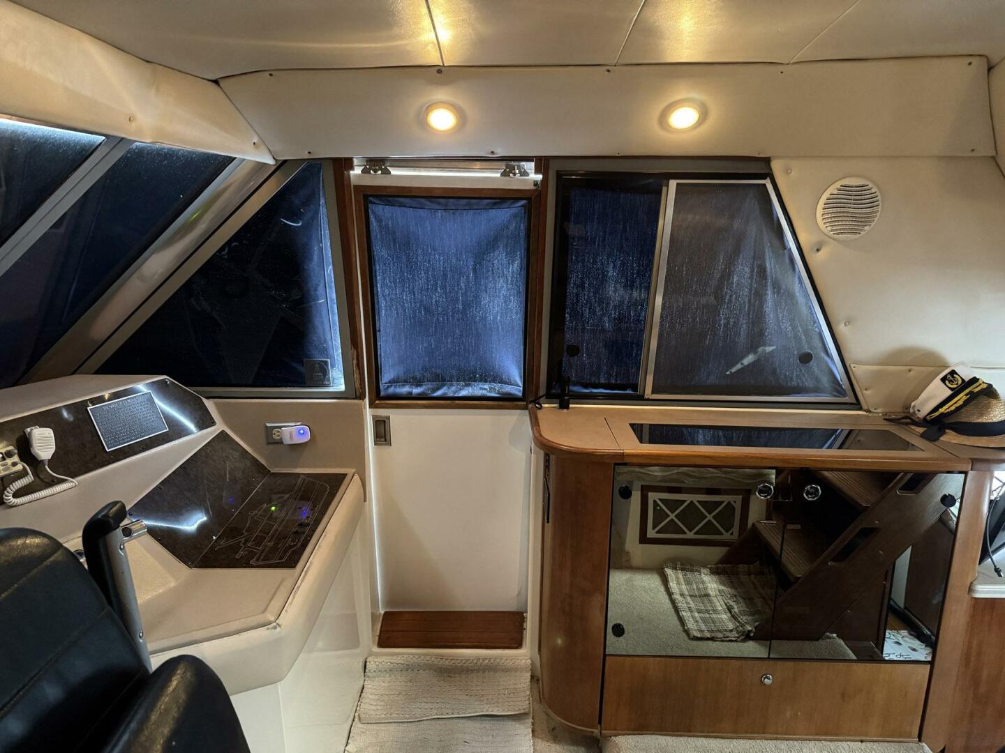 Slide: The Image of Bayliner 4588 Motoryacht 1988 - 5115738