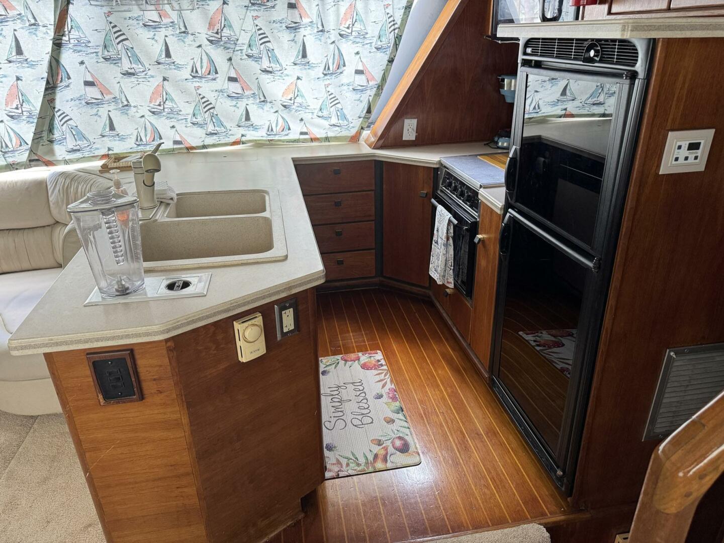 Slide: The Image of Bayliner 4588 Motoryacht 1988 - 5115740
