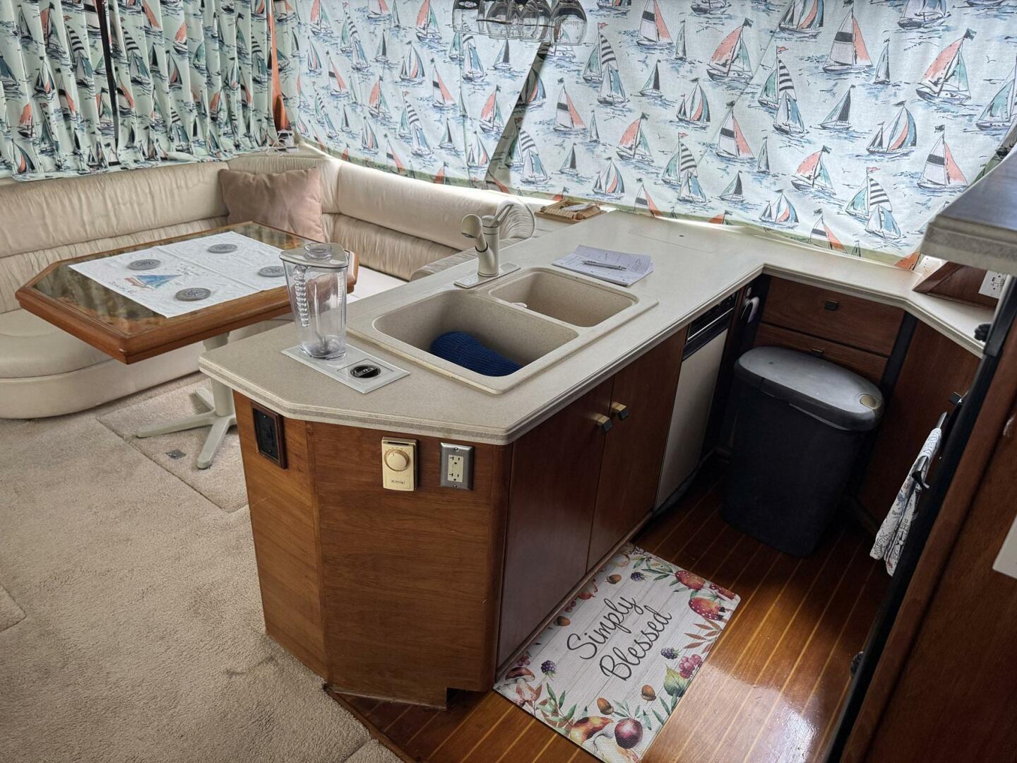 Slide: The Image of Bayliner 4588 Motoryacht 1988 - 5115748