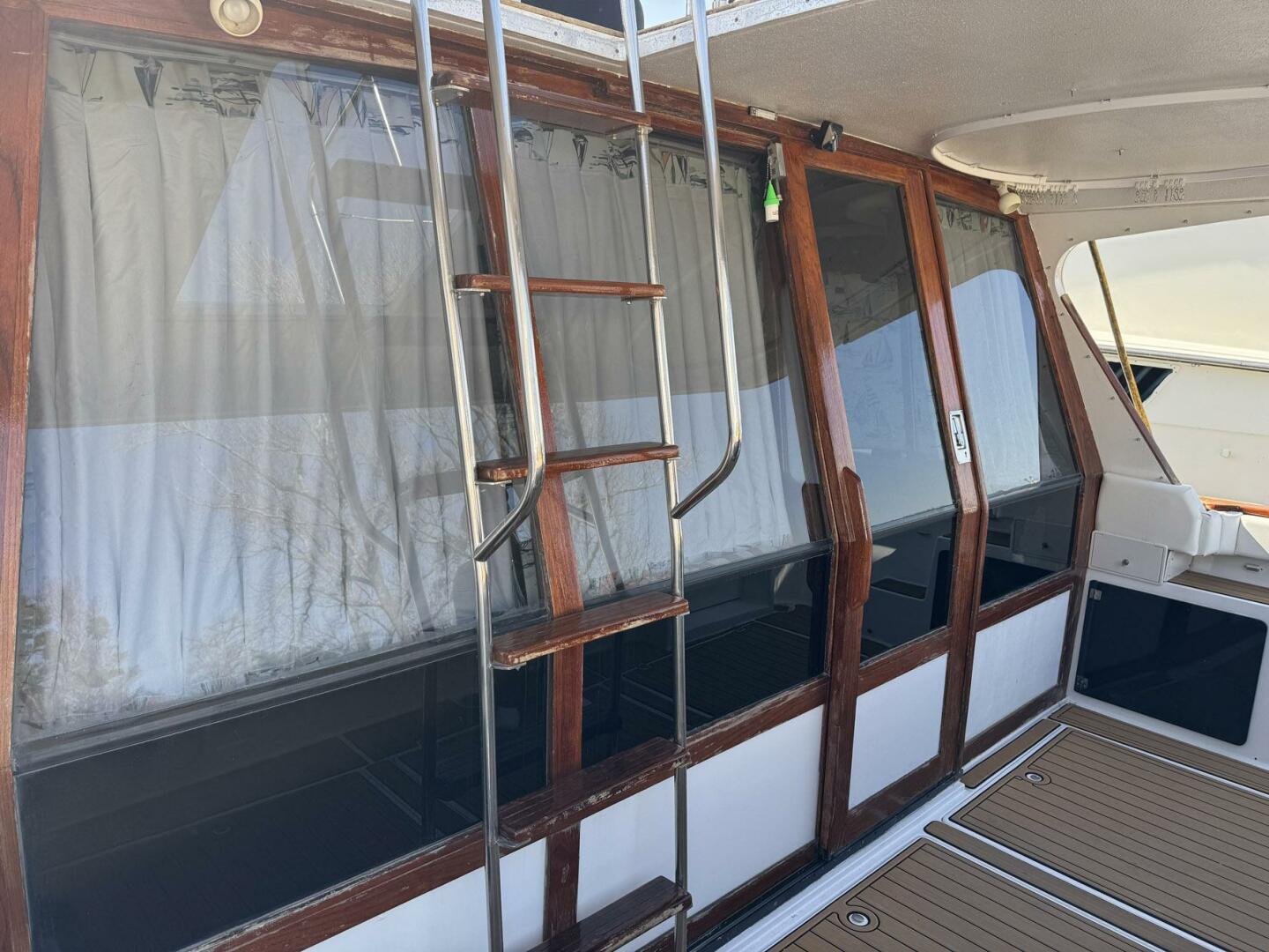 Slide: The Image of Bayliner 4588 Motoryacht 1988 - 5115761