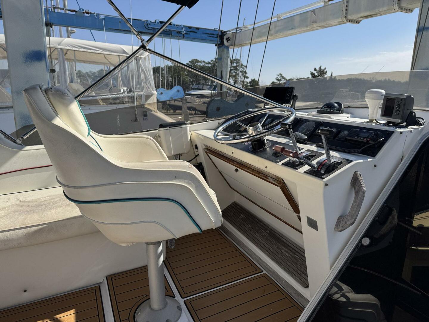 Slide: The Image of Bayliner 4588 Motoryacht 1988 - 5115767