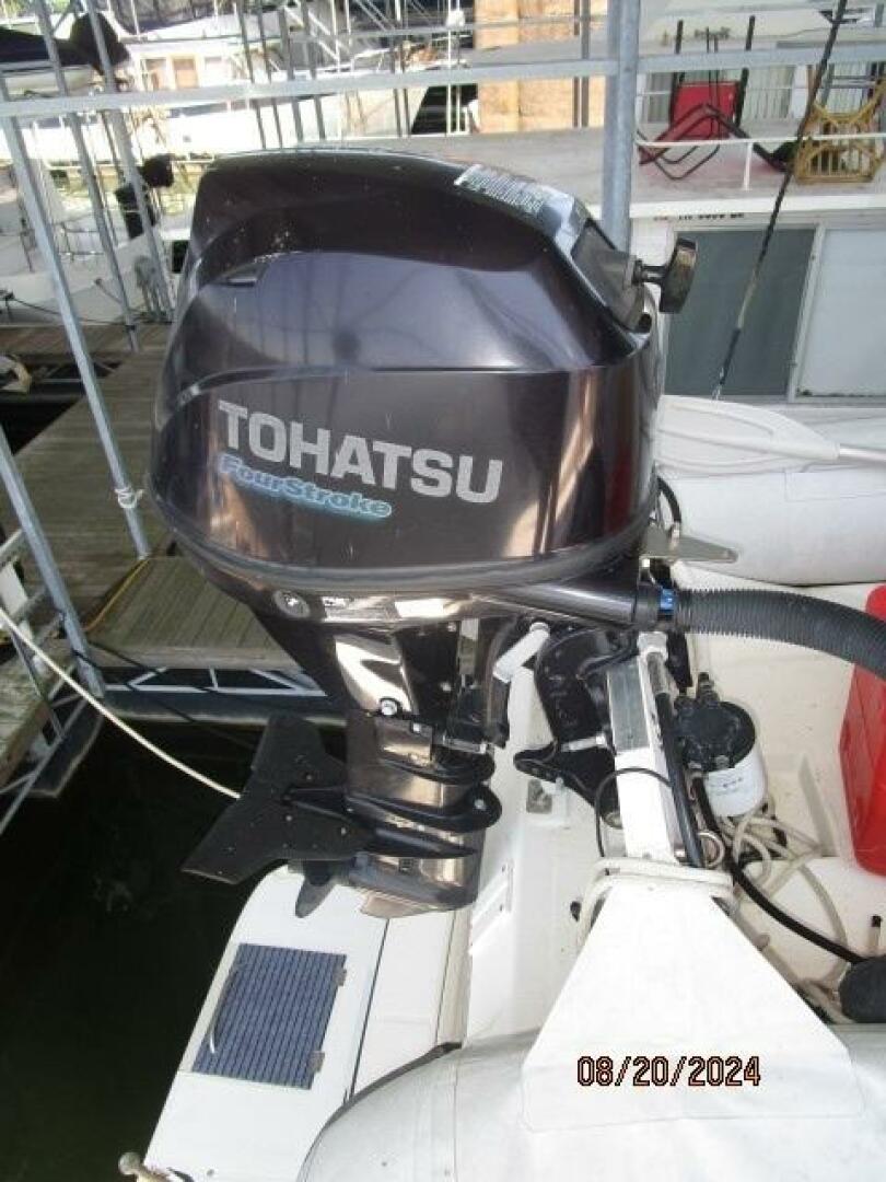 Slide: The Image of 47' Bayliner tender outboard - 4609531