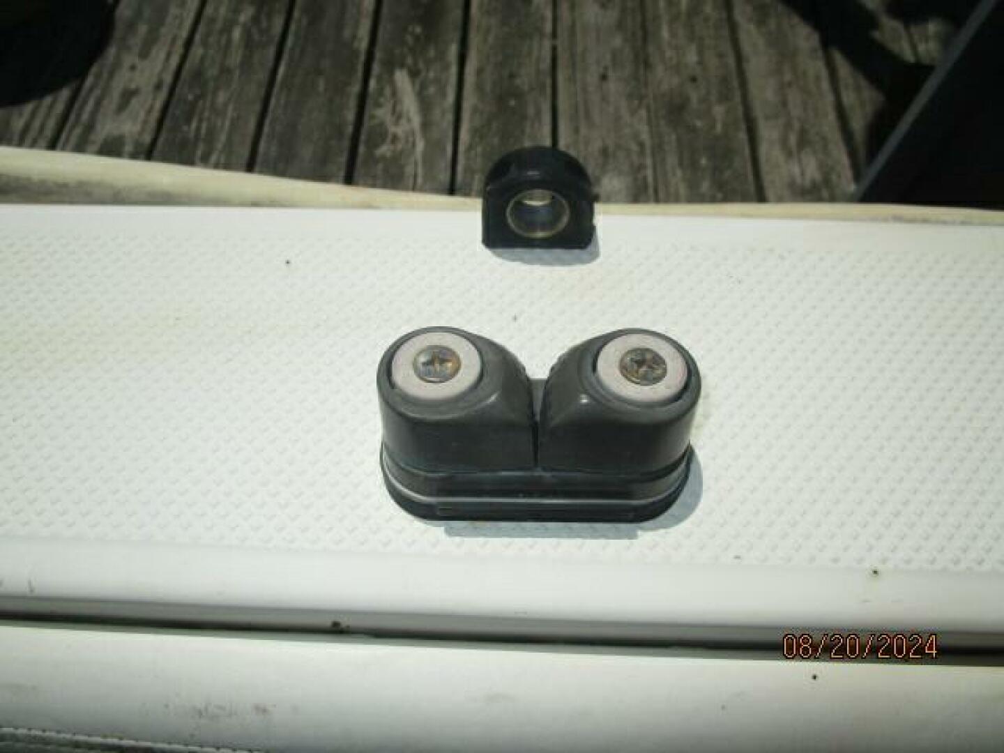 Slide: The Image of 47' Bayliner fender cam cleats - 4609464