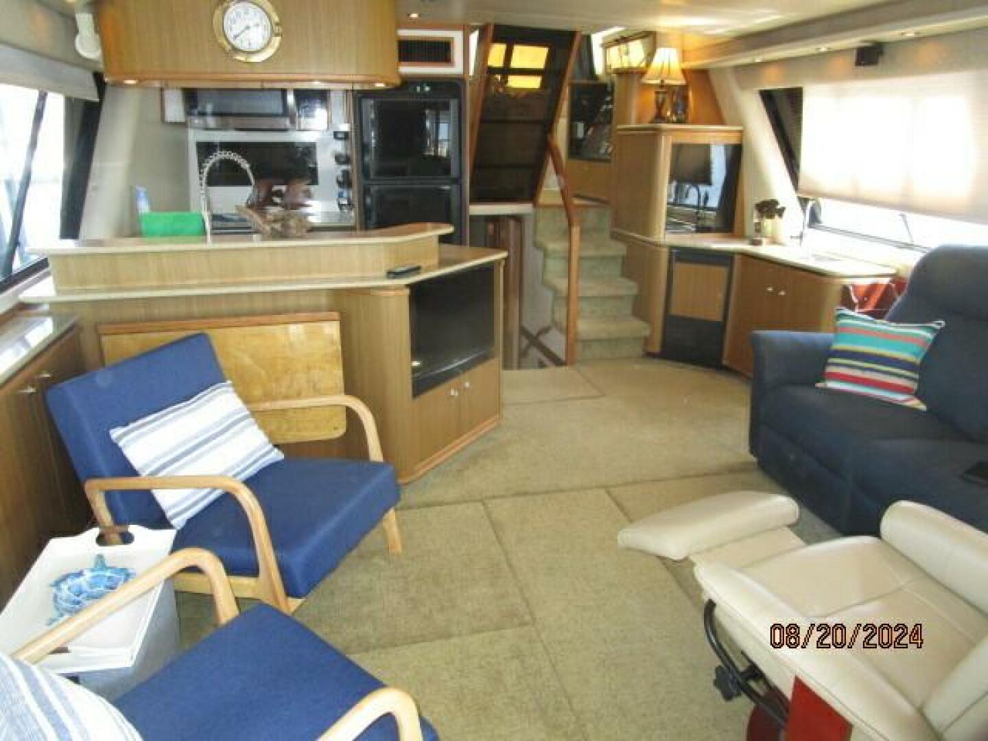 Slide: The Image of 47' Bayliner salon forwaard - 4609518