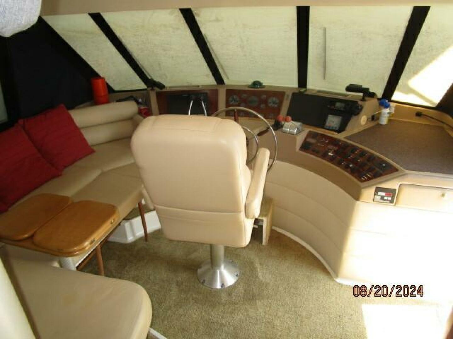 Slide: The Image of 47' Bayliner pilothouse forward - 4609498