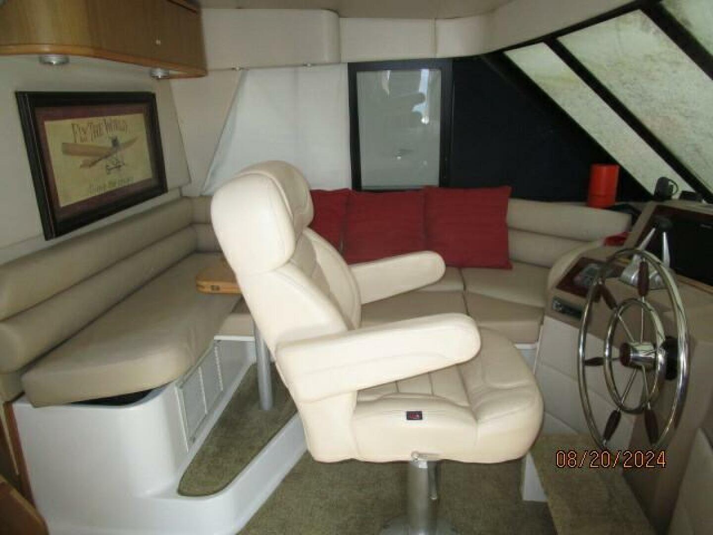 Slide: The Image of 47' Bayliner pilothouse port - 4609502