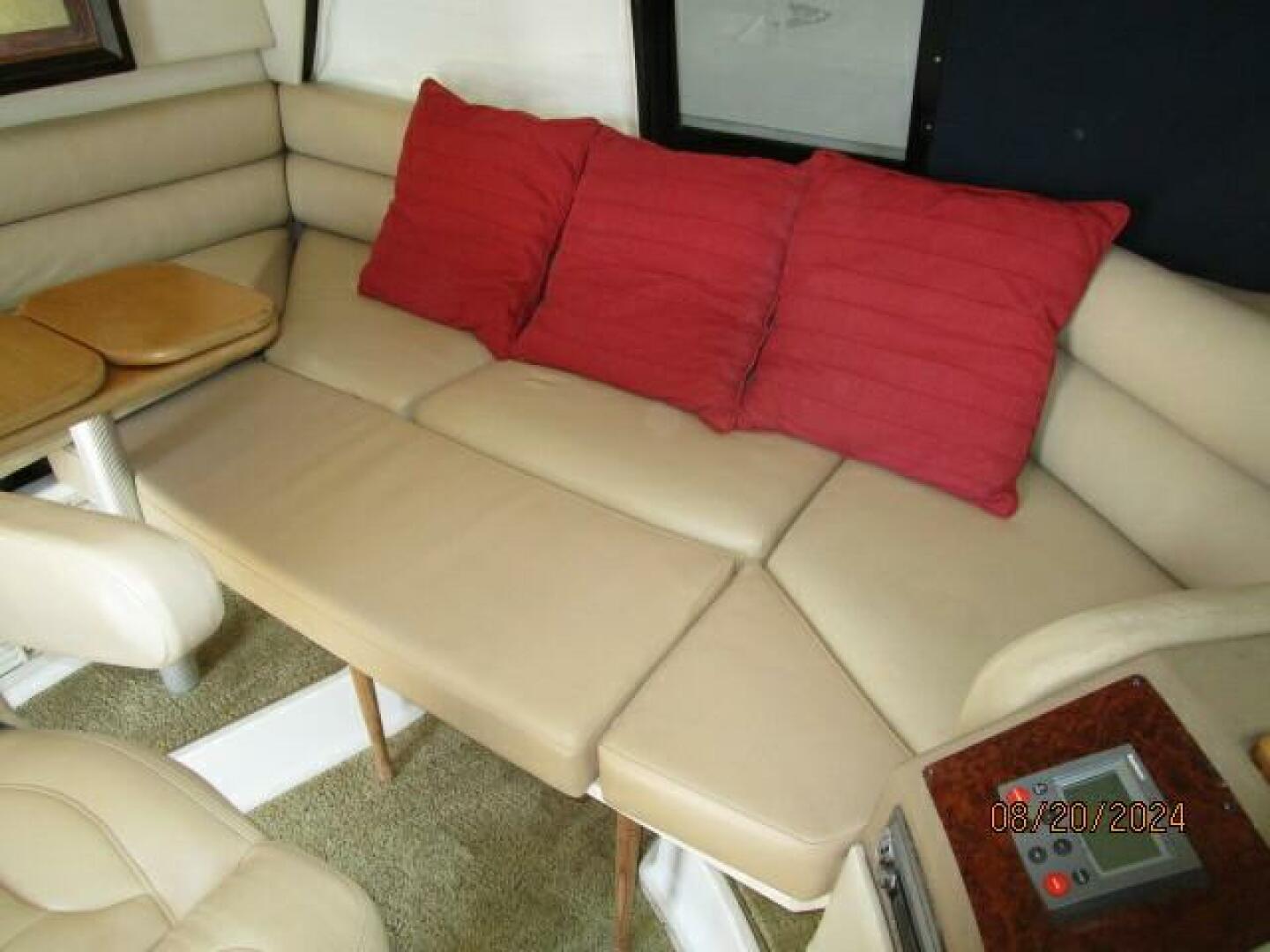 Slide: The Image of 47' Bayliner pilothouse port seating-berth1 - 4609503