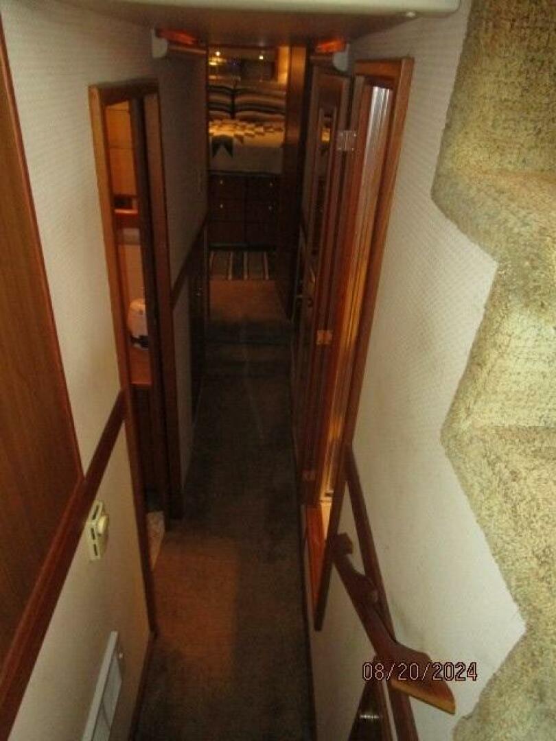 Slide: The Image of 47' Bayliner stateroom companionway forward - 4609458