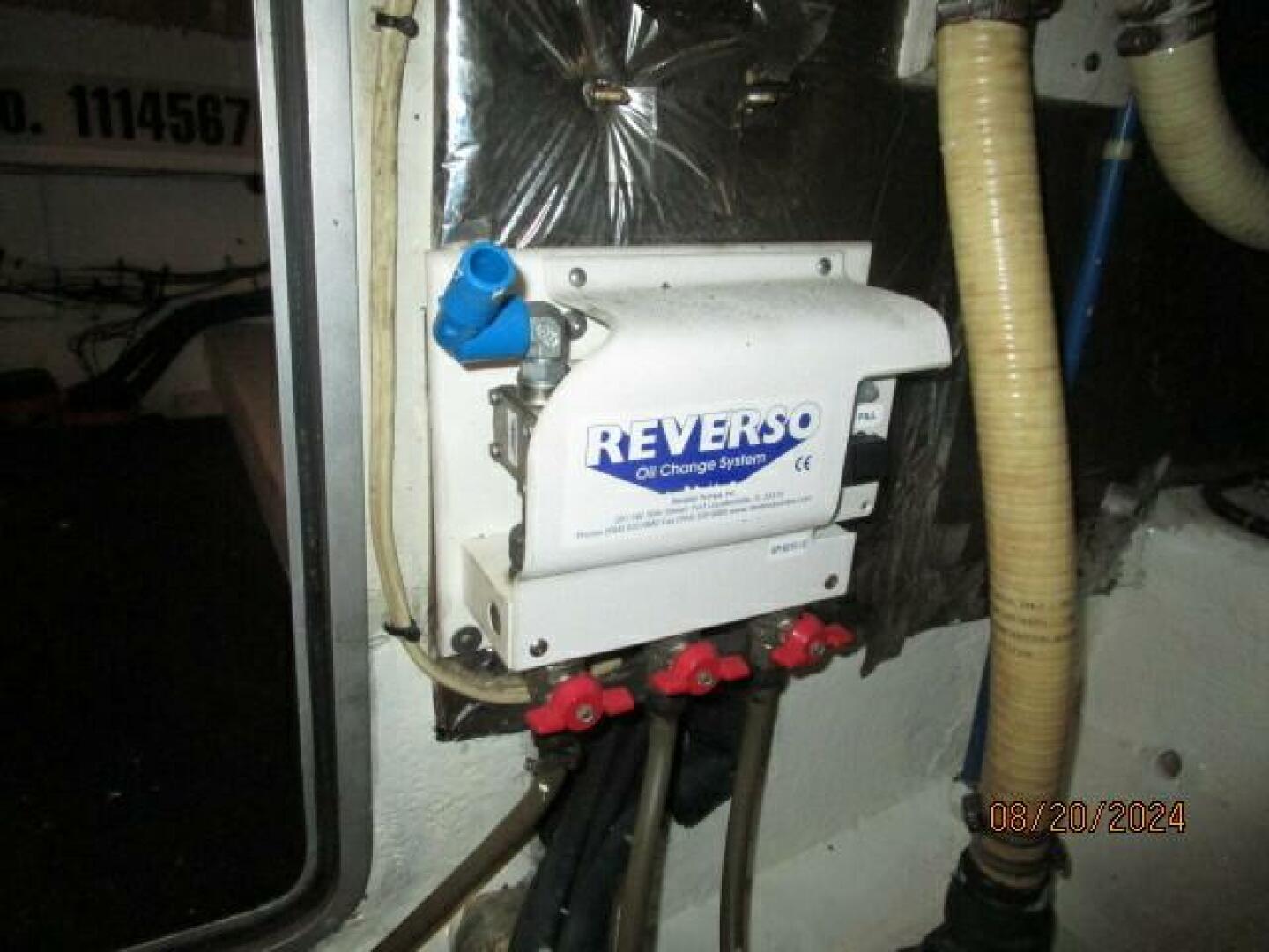 Slide: The Image of 47' Bayliner oil change system - 4609496