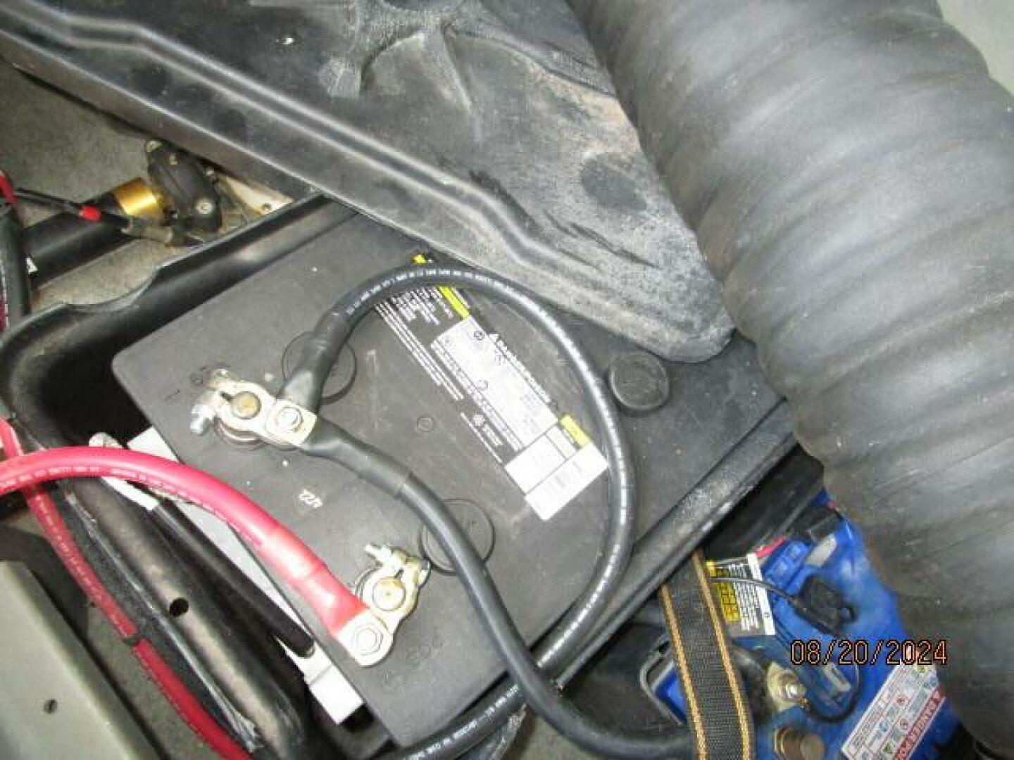 Slide: The Image of 47' Bayliner battery bank3 - 4609452
