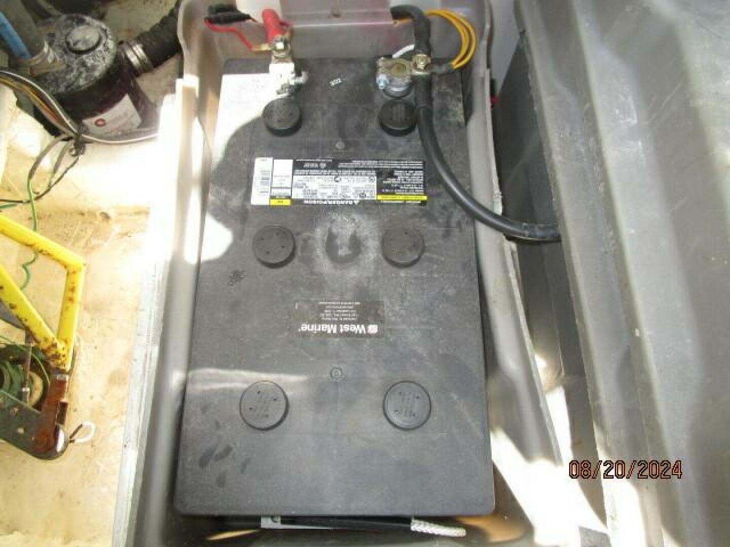 Slide: The Image of 47' Bayliner battery bank4 - 4609453