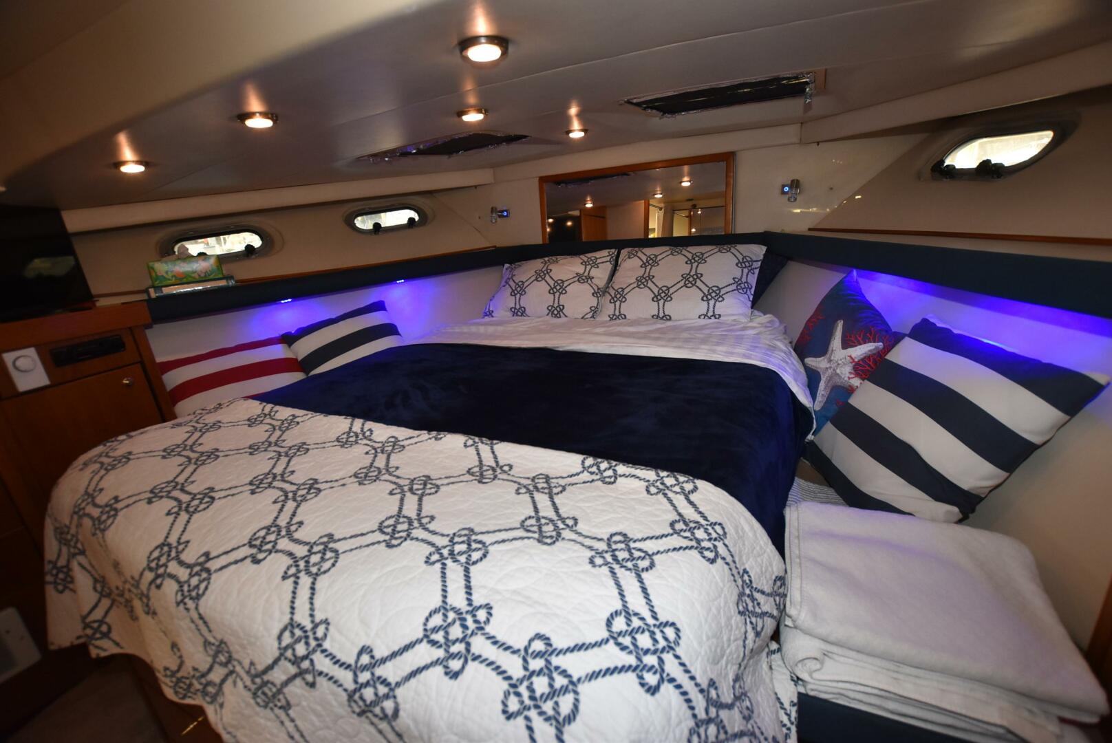 Slide: The Image of Bayliner 4788 Pilot House Motoryacht 1997 - 5035610