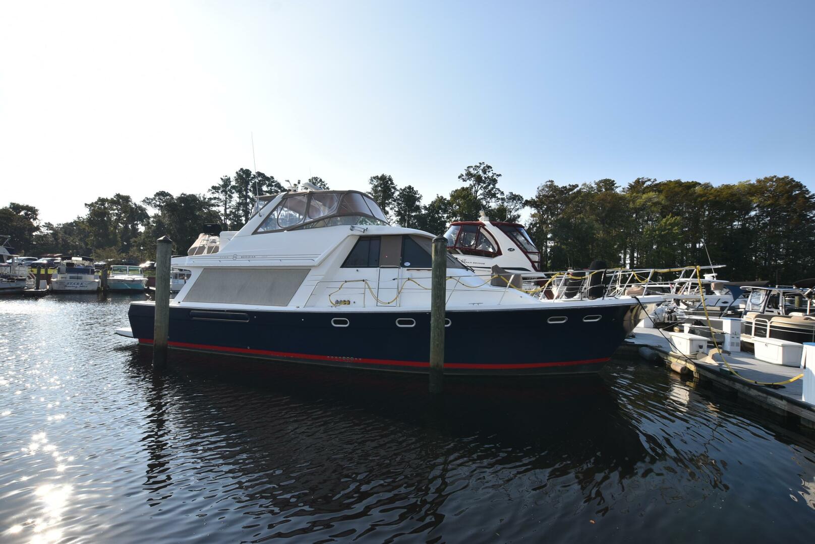 Slide: The Image of Bayliner 4788 Pilot House Motoryacht 1997 - 5035599
