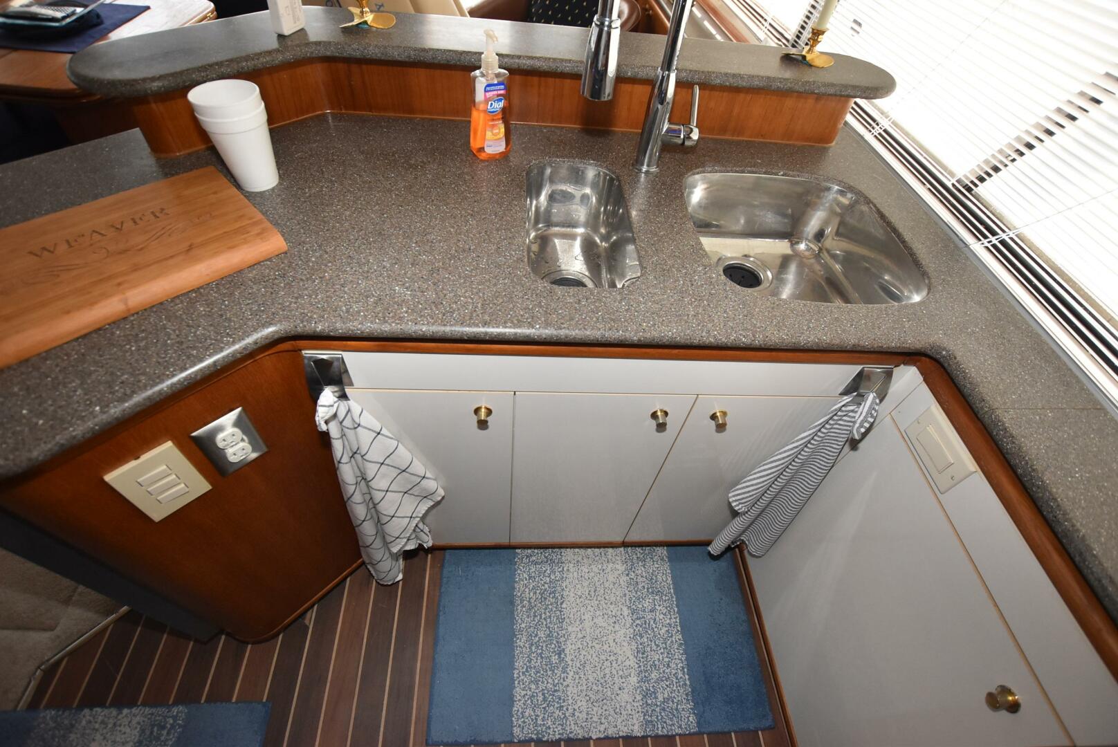 Slide: The Image of Bayliner 4788 Pilot House Motoryacht 1997 - 5035624