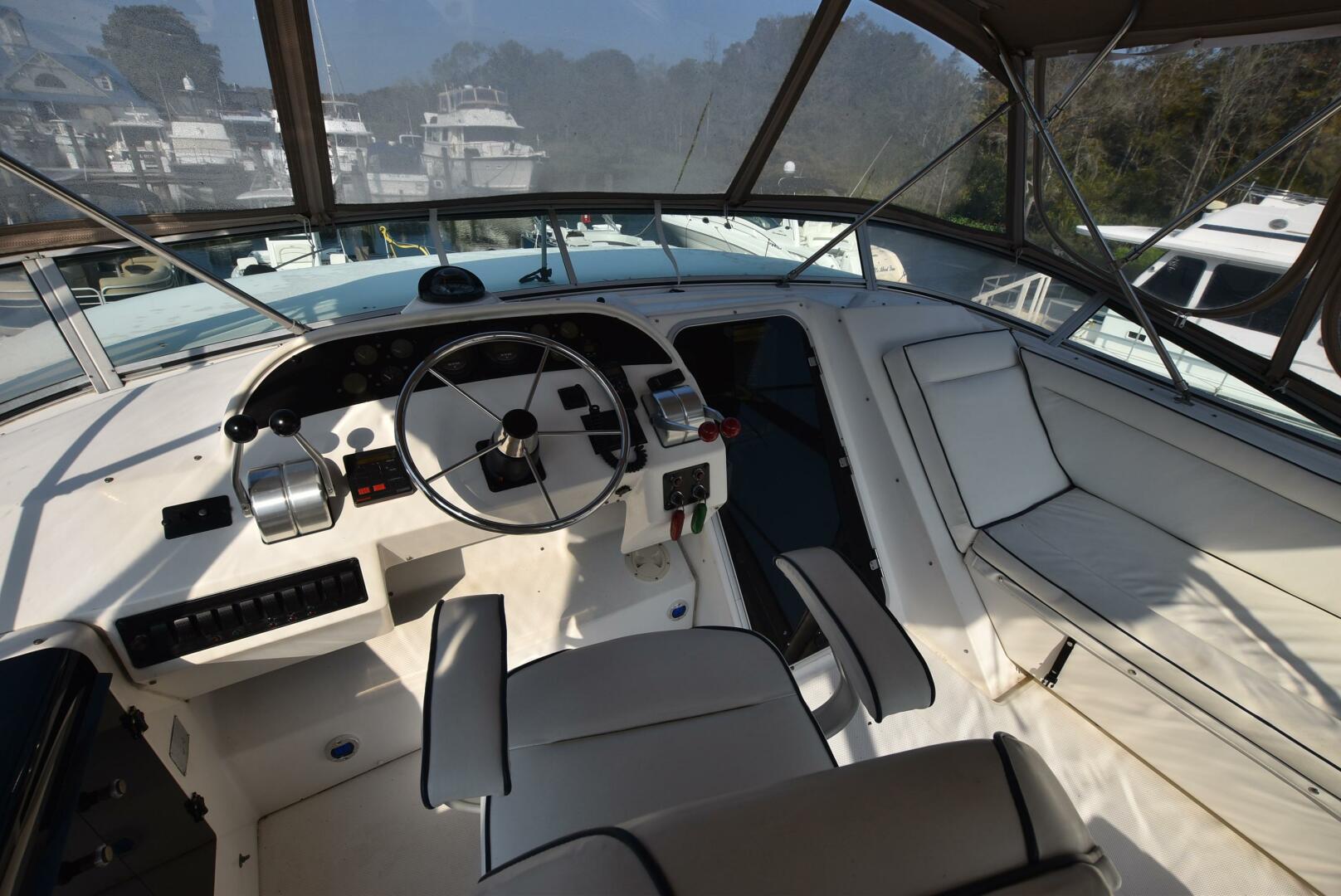 Slide: The Image of Bayliner 4788 Pilot House Motoryacht 1997 - 5035626