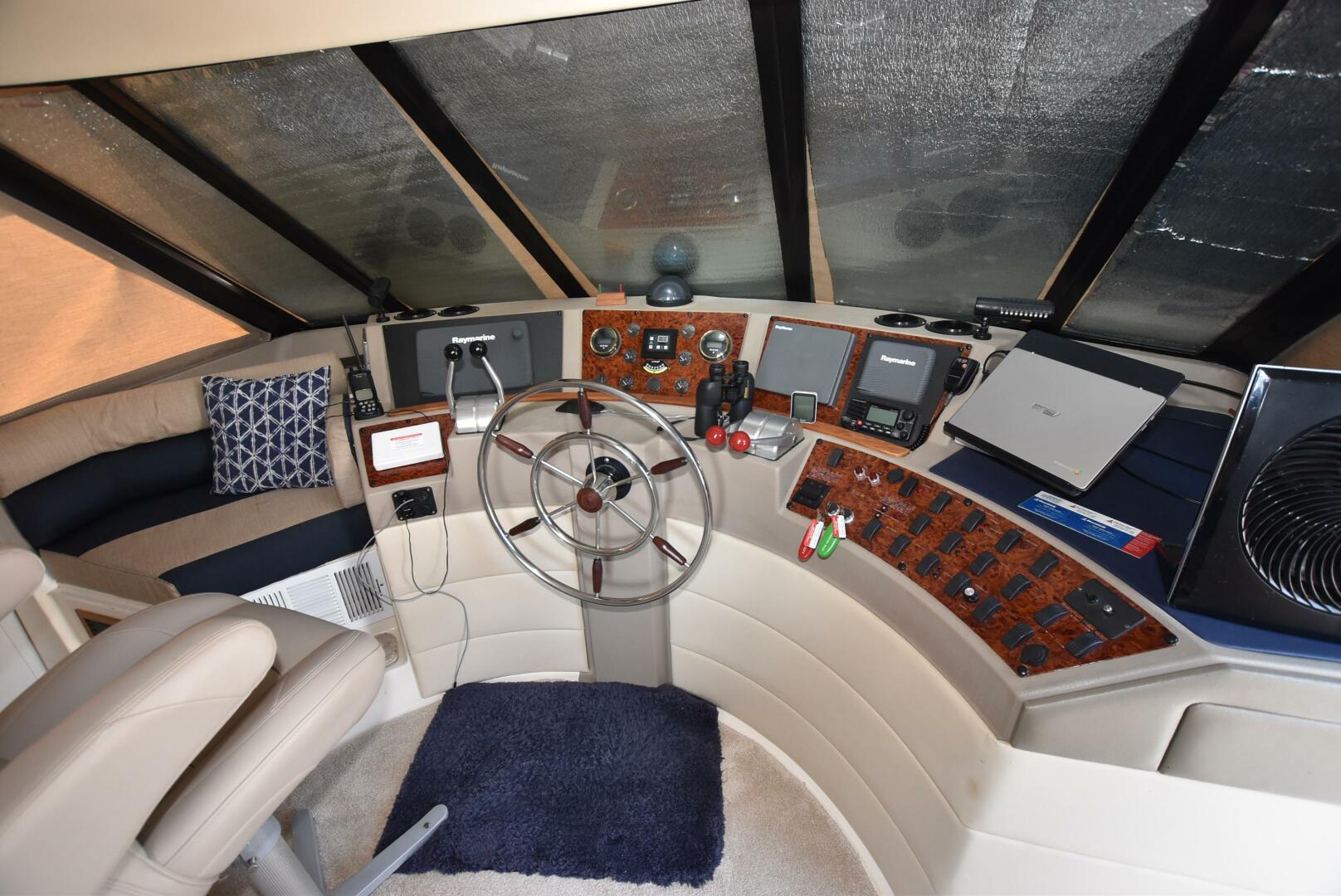 Slide: The Image of Bayliner 4788 Pilot House Motoryacht 1997 - 5035632