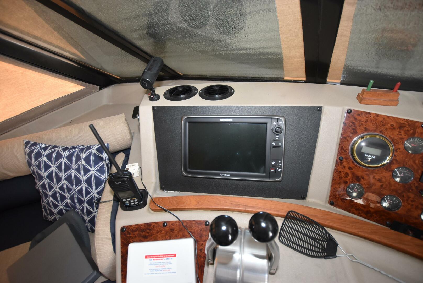 Slide: The Image of Bayliner 4788 Pilot House Motoryacht 1997 - 5035636