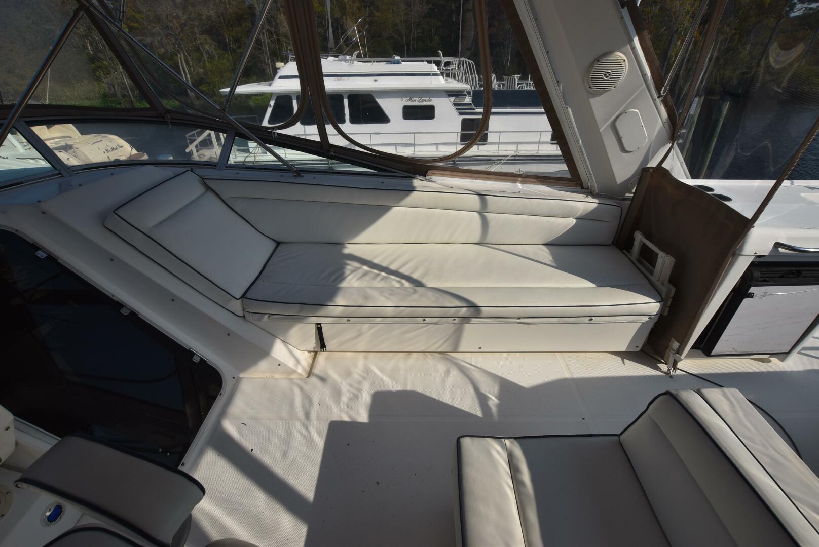 Slide: The Image of Bayliner 4788 Pilot House Motoryacht 1997 - 5035637