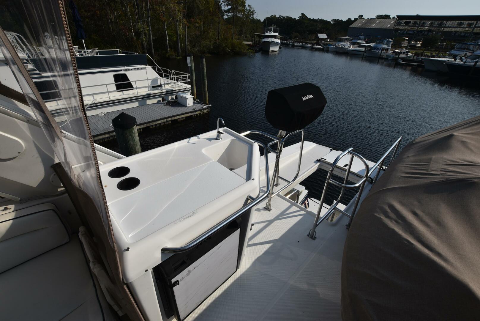 Slide: The Image of Bayliner 4788 Pilot House Motoryacht 1997 - 5035642