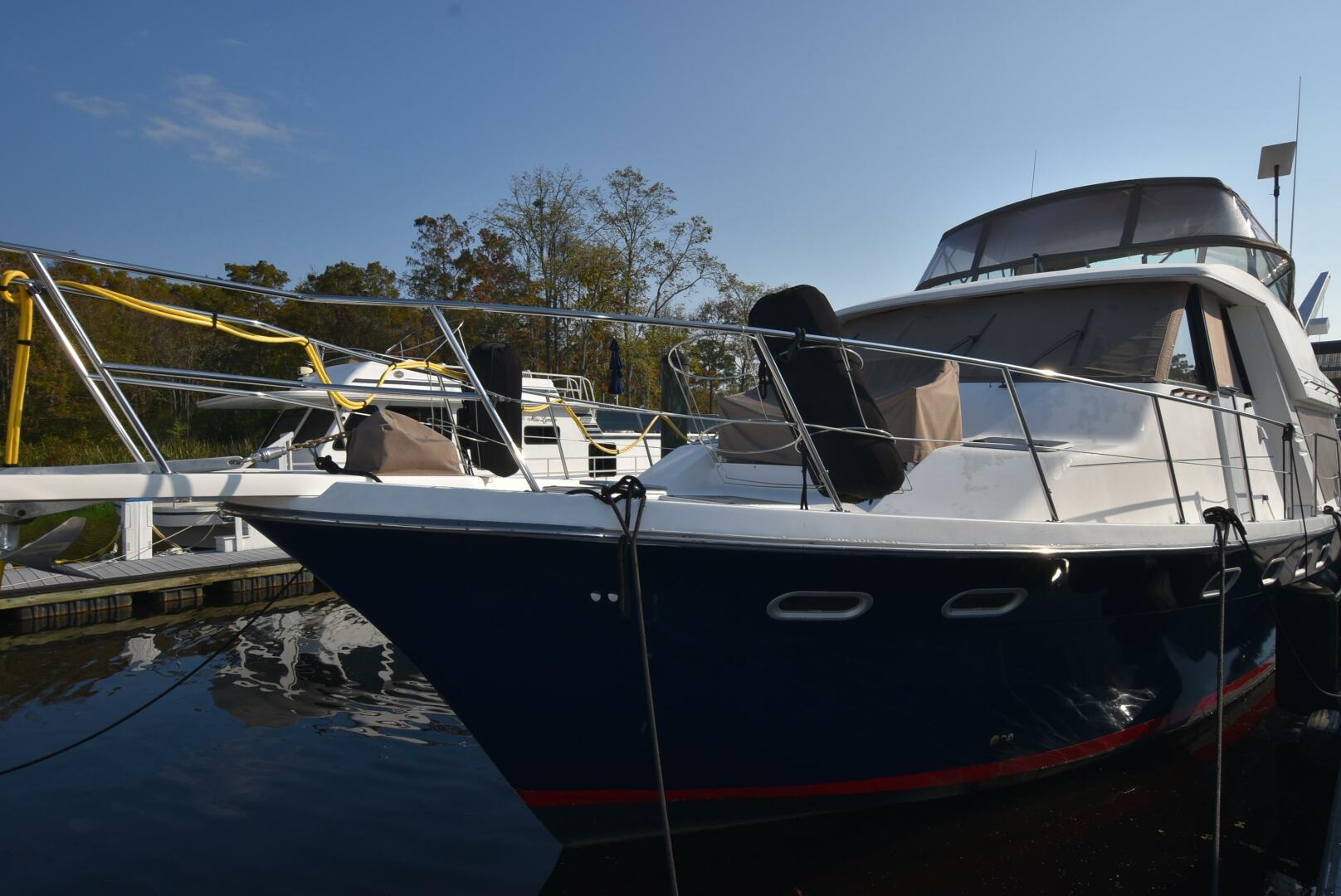 Slide: The Image of Bayliner 4788 Pilot House Motoryacht 1997 - 5035602