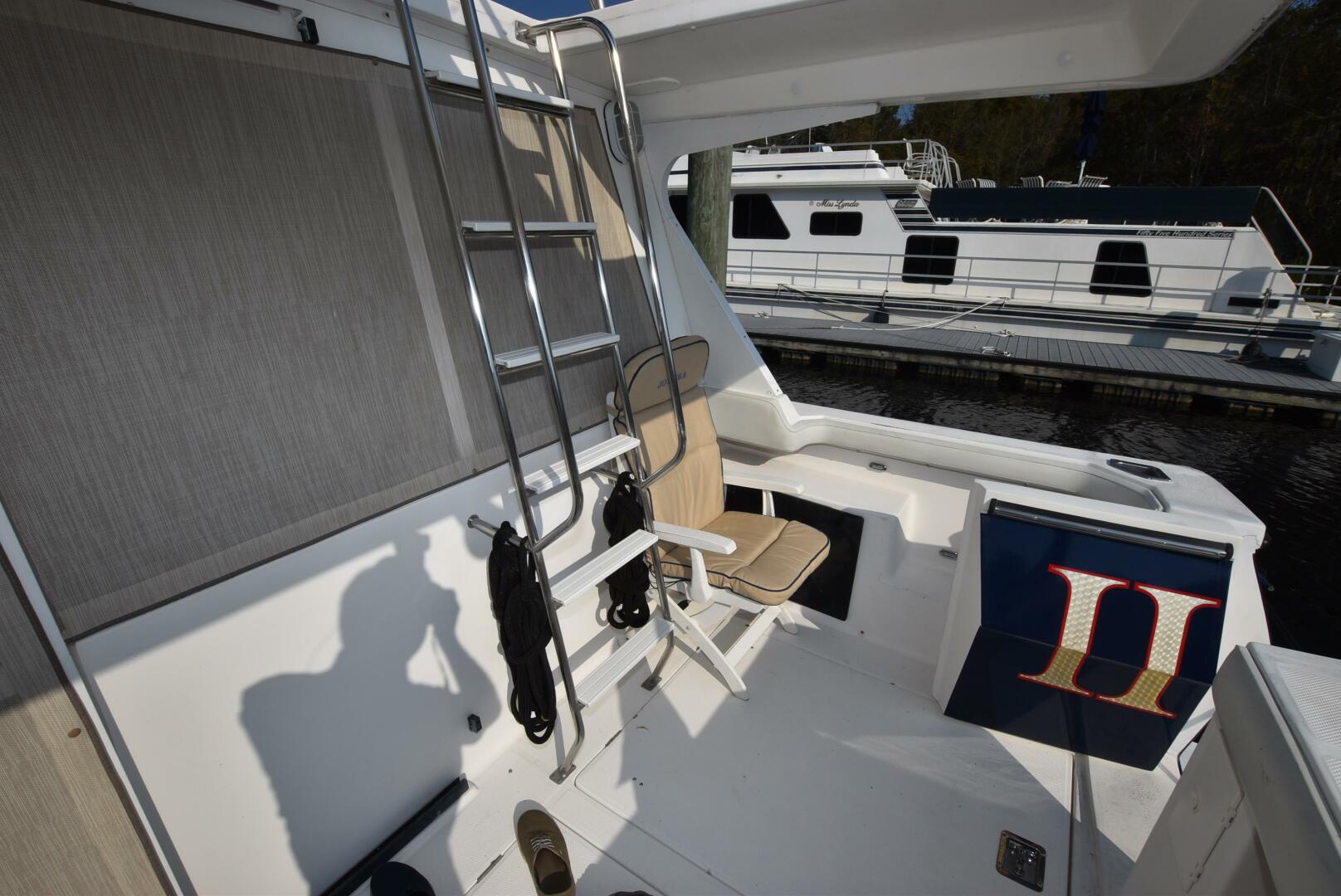 Slide: The Image of Bayliner 4788 Pilot House Motoryacht 1997 - 5035604