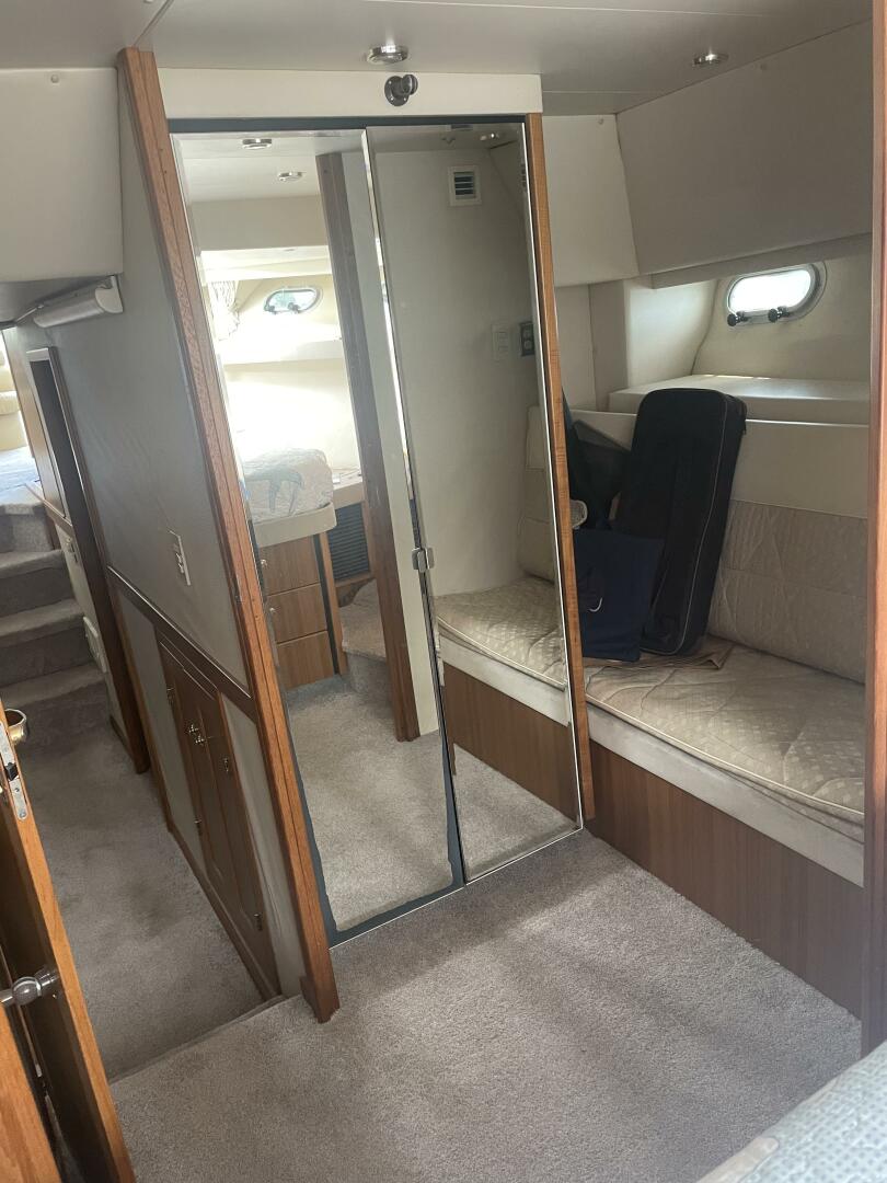 Slide: The Image of Bayliner 4788 Pilot House Motoryacht 2001 - 5368228