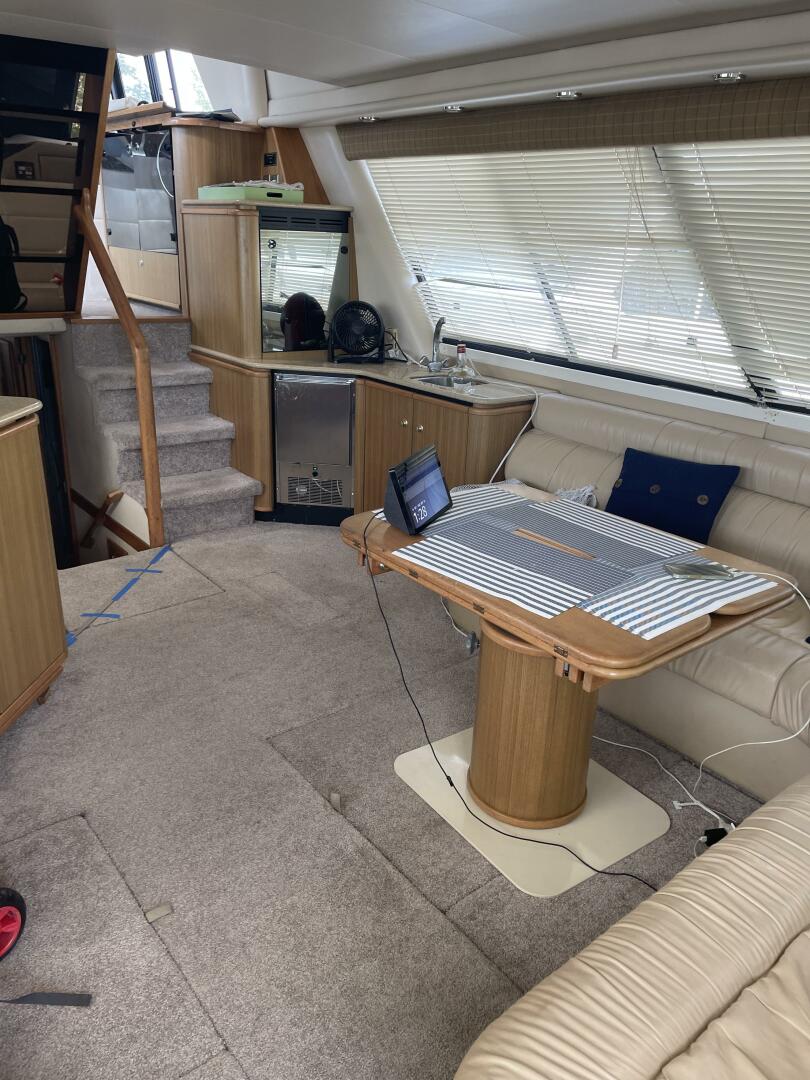 Slide: The Image of Bayliner 4788 Pilot House Motoryacht 2001 - 5368236