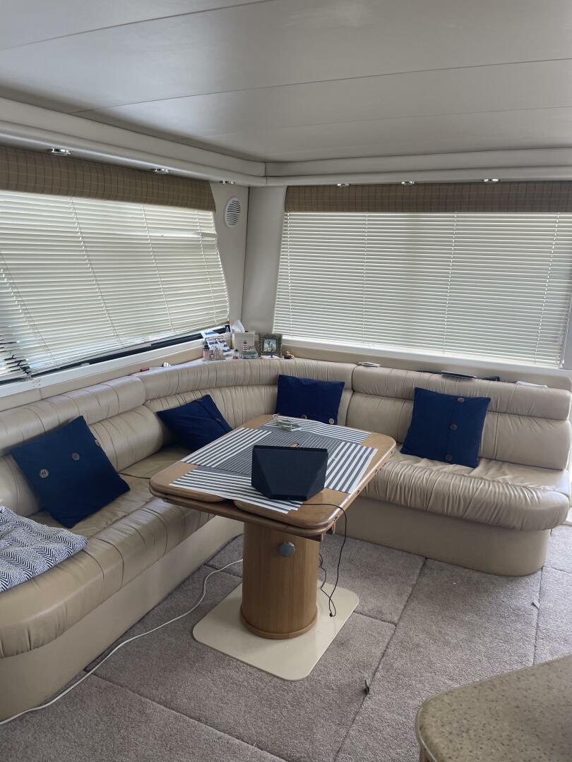 Slide: The Image of Bayliner 4788 Pilot House Motoryacht 2001 - 5368237