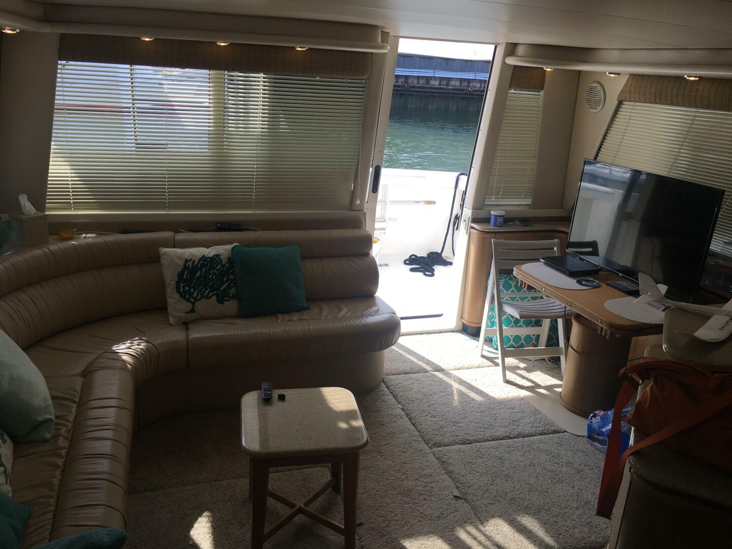 Slide: The Image of Bayliner 4788 Pilot House Motoryacht 2001 - 5368243