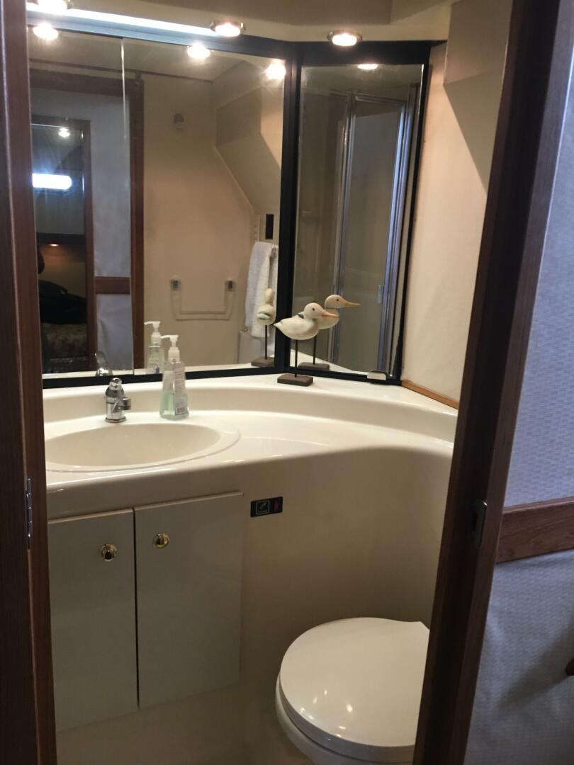 Slide: The Image of Bayliner 4788 Pilot House Motoryacht 2001 - 5368244