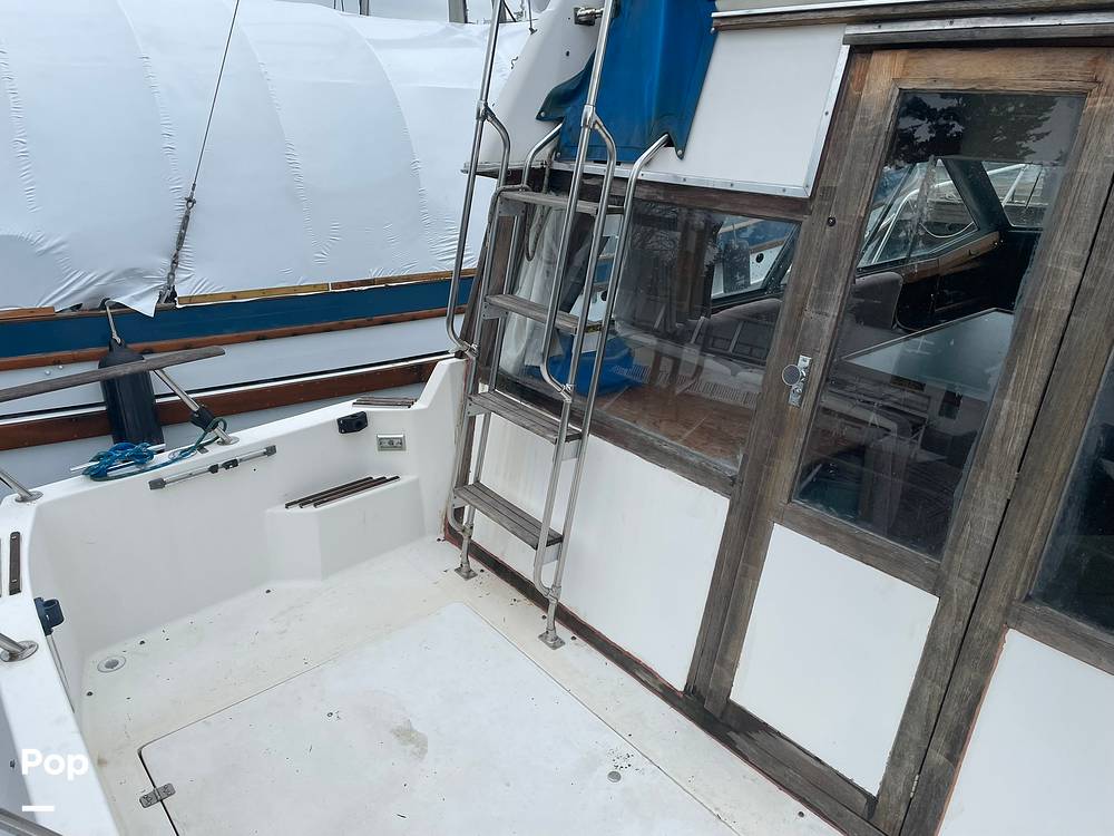 Slide: The Image of Bayliner Ciera 2858 Command Bridge 1989 - 15195147
